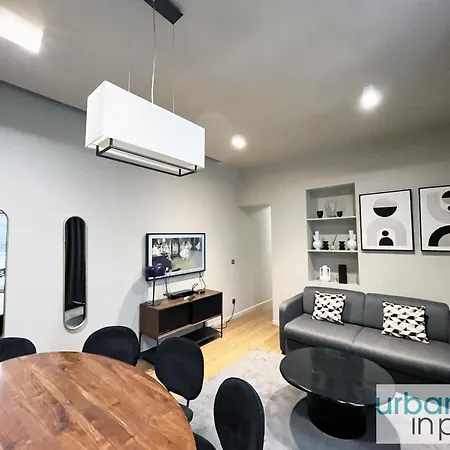 Urban Flat 110 - Luxury 3 Bedroom Near Galeries Lafayette