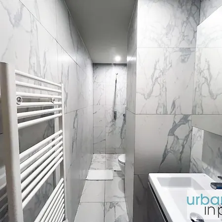 Urban Flat 110 - Luxury 3 Bedroom Near Galeries Lafayette
