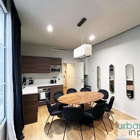 아파트 Urban Flat 110 - Luxury 3 Bedroom Near Galeries Lafayette 파리