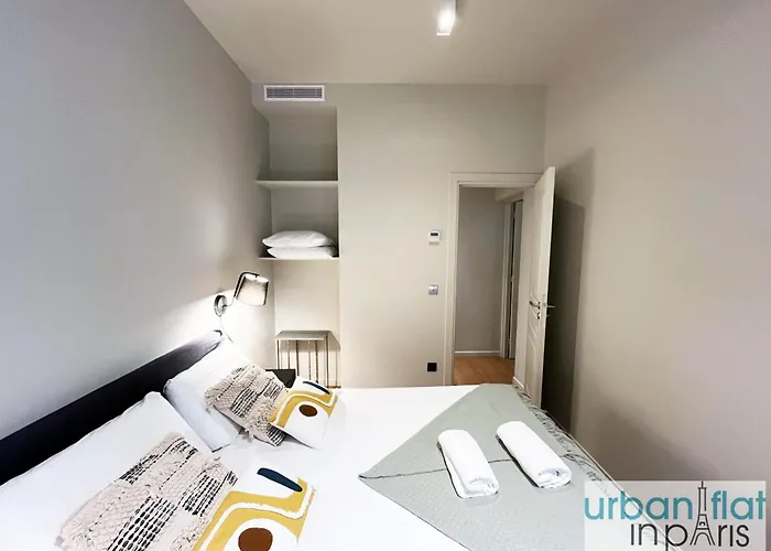Urban Flat 110 - Luxury 3 Bedroom Near Galeries Lafayette Paryż